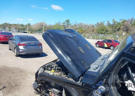 2019 Jeep Wrangler Unlimited Sport S 4X4 z USA, uszkodzony, nr VIN 1C4HJXDN3KW523074